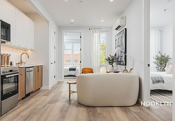 4th image of 2913 Snyder Ave #7H