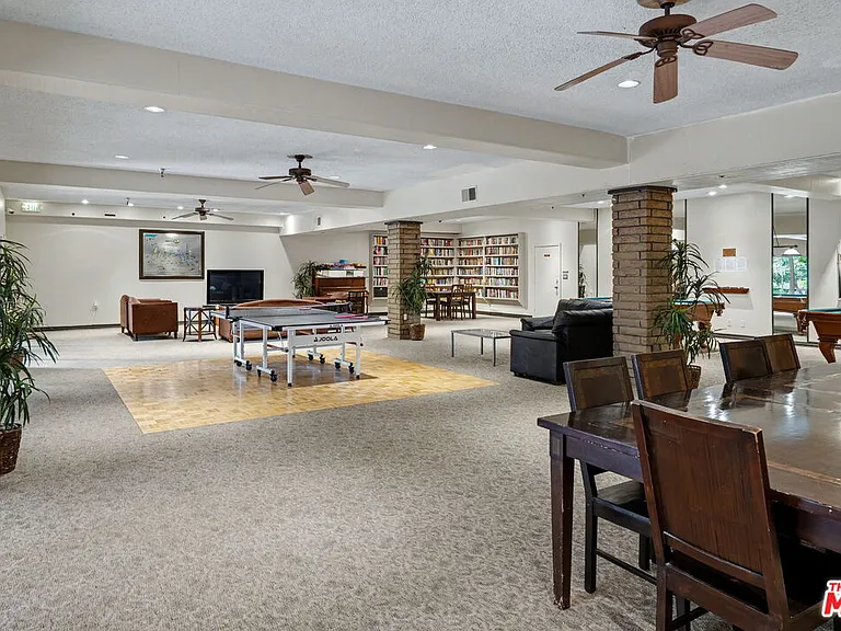 2700 Cahuenga Blvd #1203 — Photo 26