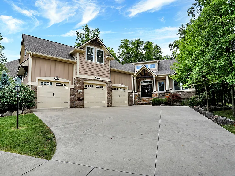 16893 Oak Manor Dr — Photo 1