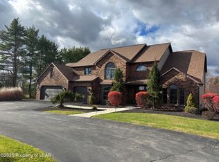 1266 Ryman Rd, Dallas, PA 18612