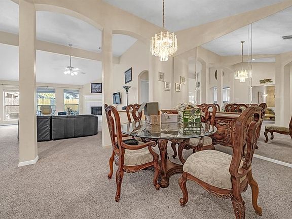 5th image of 5523 Linden Chase Ln