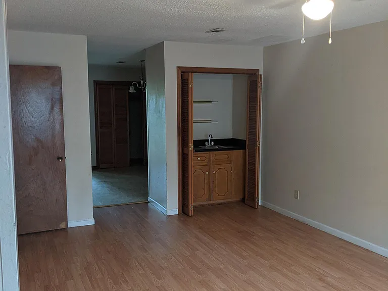 260 Edith Way — Photo 7