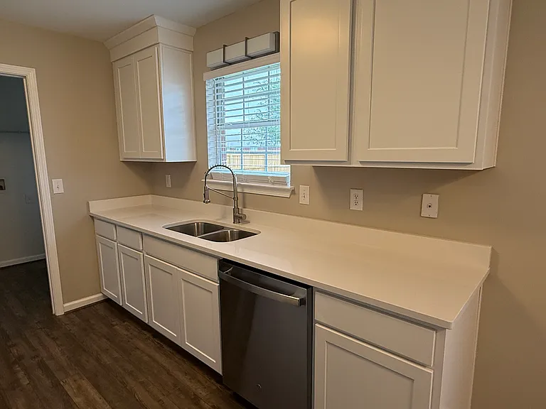 14287 Lexington Dr — Photo 8