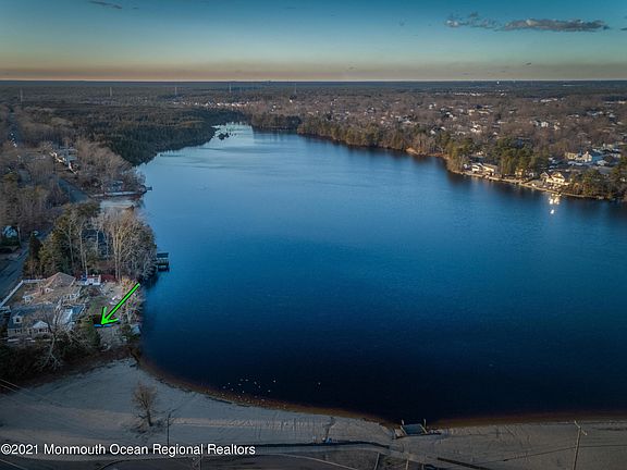 3rd image of 1800 Lakeside Dr S