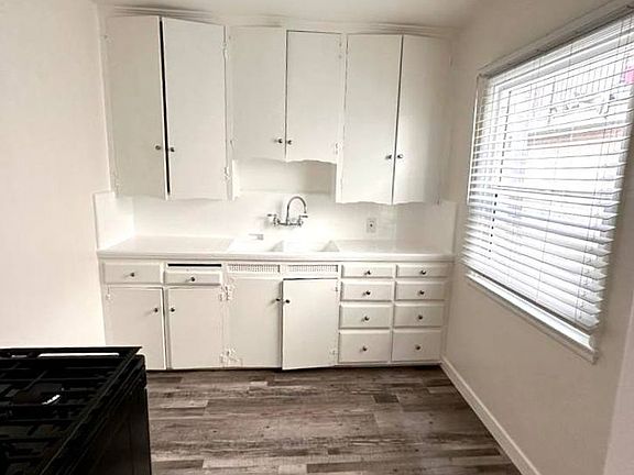 5th image of 2459 Cedar Ave APT 2