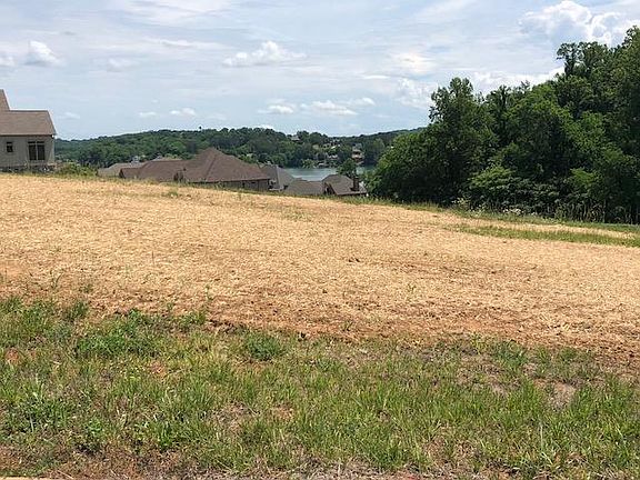 3rd image of 200 Grandville Ct