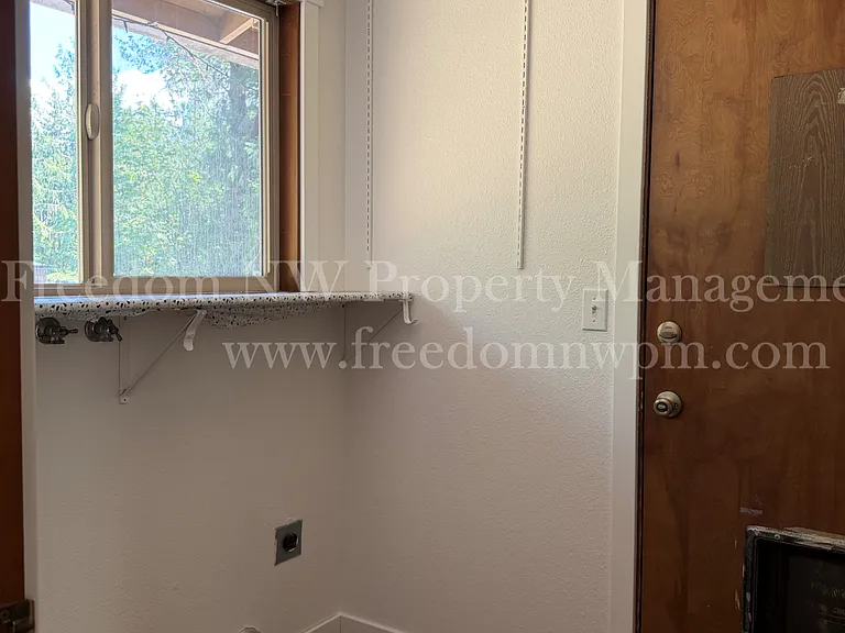 5825 67th Ave NE — Photo 15
