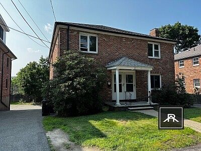 1st image of 25 Heath St #2