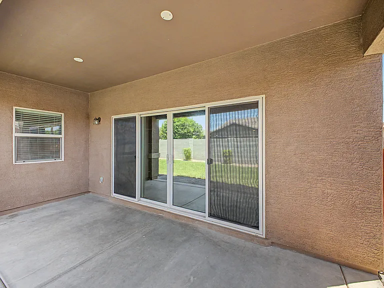 1360 W Joshua Tree Ave — Photo 29