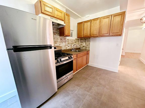 2nd image of 715 Prospect Ave #9