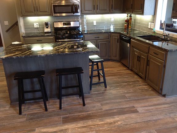 4th image of 7 Ginger Woods Cir