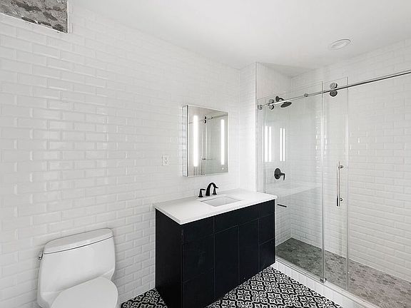 5th image of 557 Hart St Unit Penthouse 5a