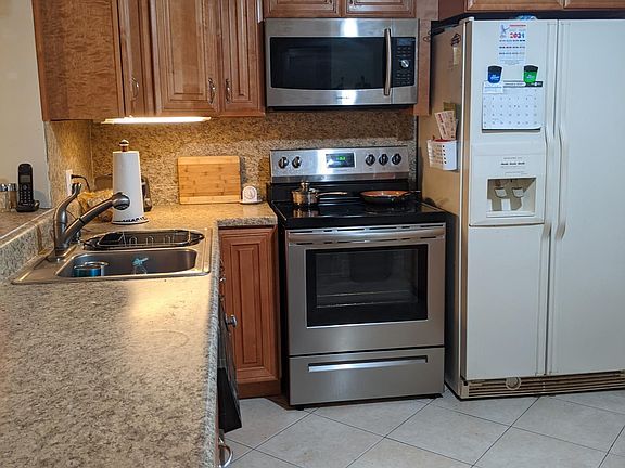 3rd image of 2860 Somerset Dr APT 302K