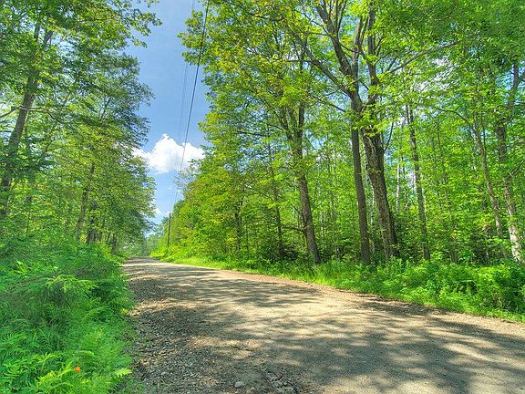 3rd image of 8 Thayer Rd