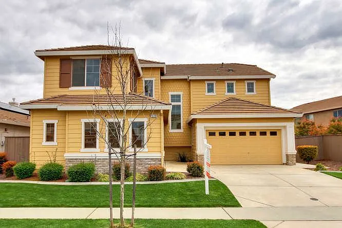 2519 Lincoln Airpark Dr photo 1