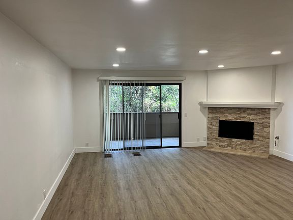 2nd image of 8860 Villa La Jolla Dr Unit 217