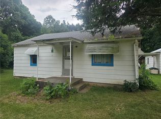 48-1700 East Rd, Beecher City, IL 62414