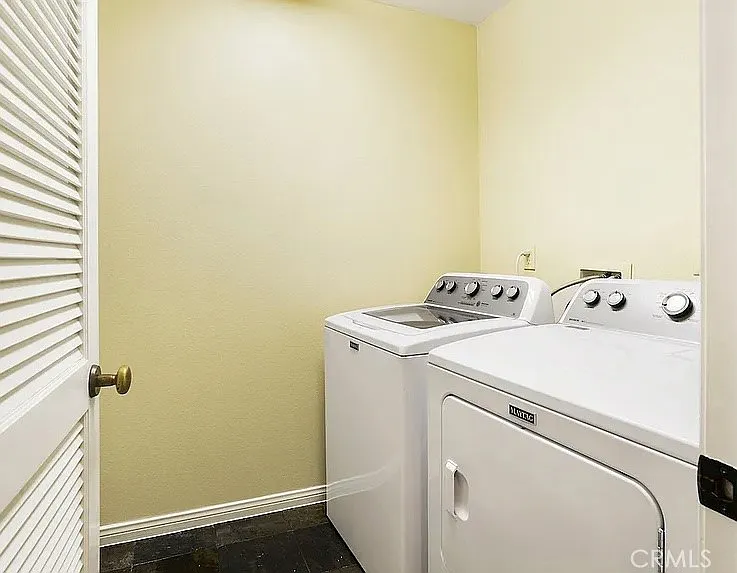 948 Ellesmere Way — Photo 22