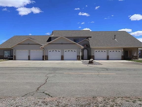 3rd image of 617 Country Club Circle