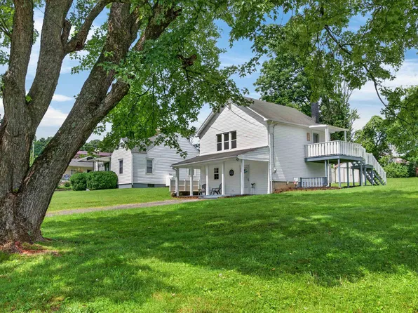 417 Staley St, Marion, VA 24354