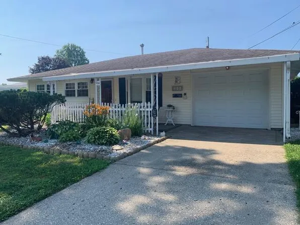211 Walden Rd, Heath, OH 43056