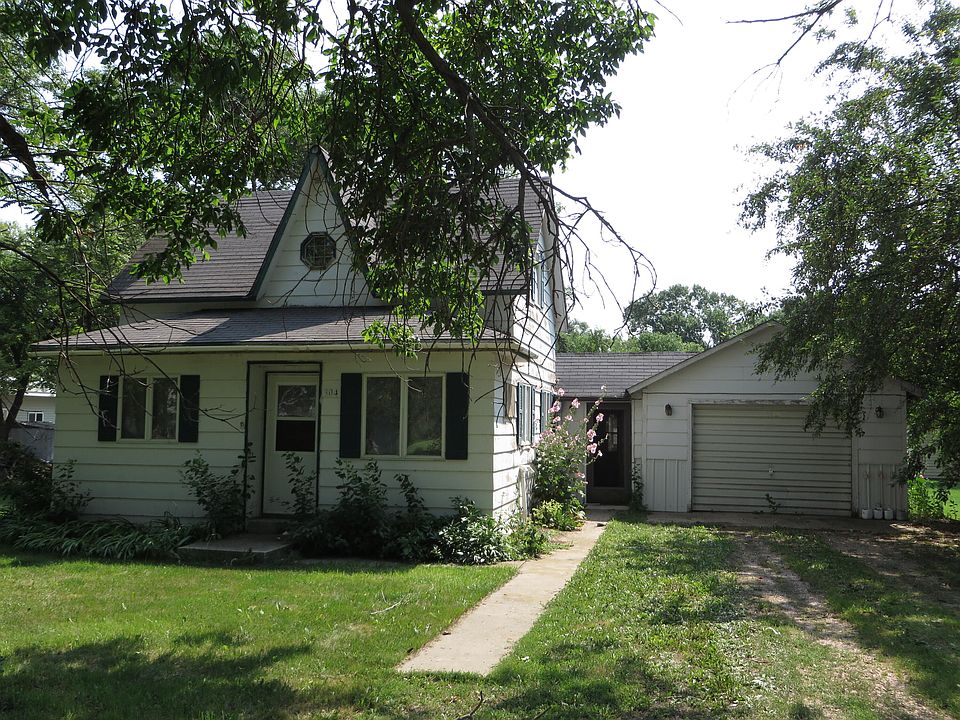 1st image of 304 Lake Ave S
