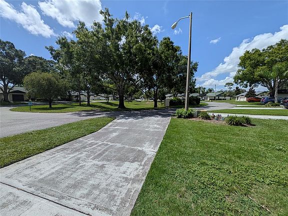 3rd image of 29 BUCK CIRCLE