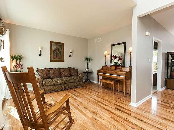 5th image of 730 Hickory Limb Cir