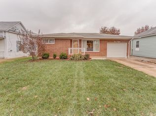 208 N 3rd St, Dupo, IL 62239