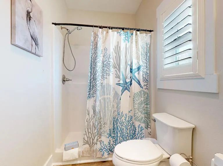 325 Governor Dr — Photo 17