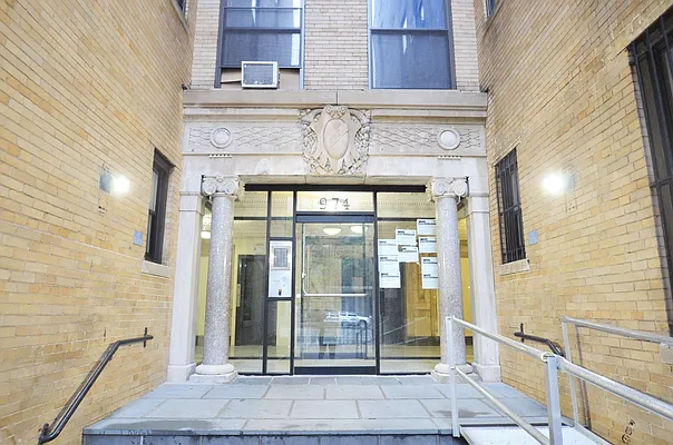 Rented by CITY SKYLINE REALTY INC | media 38