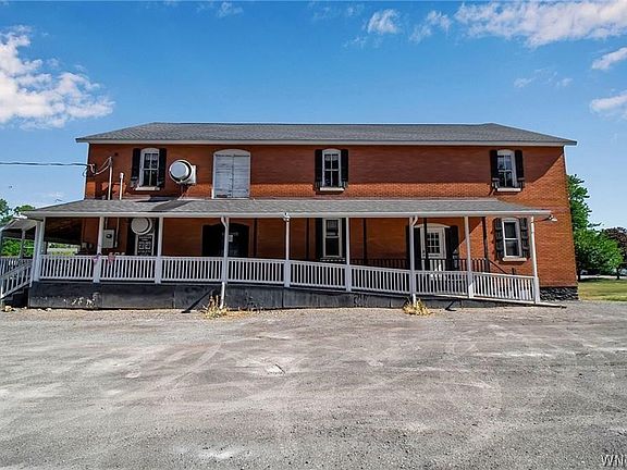 3rd image of 1693 Quaker Rd