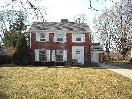 1st image of 3332 Elmwood Dr N