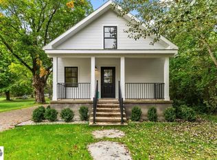 1205 State St, Charlevoix, MI 49720