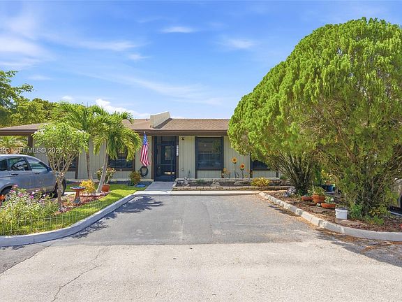 3rd image of 10231 Buttercup Ct