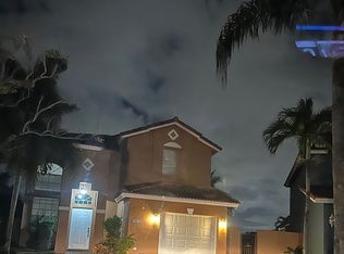 10649 NW 2nd Cir, Pembroke Pines, FL 33026