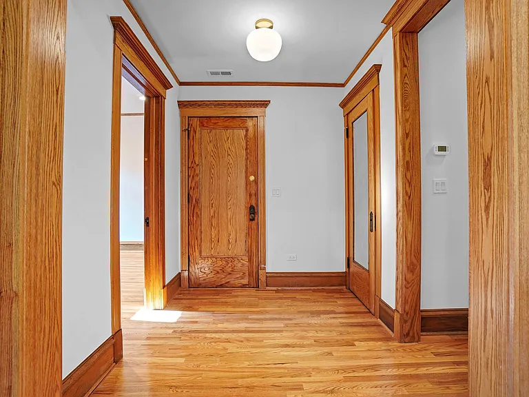 1233 N Hoyne Ave #2 — Photo 25