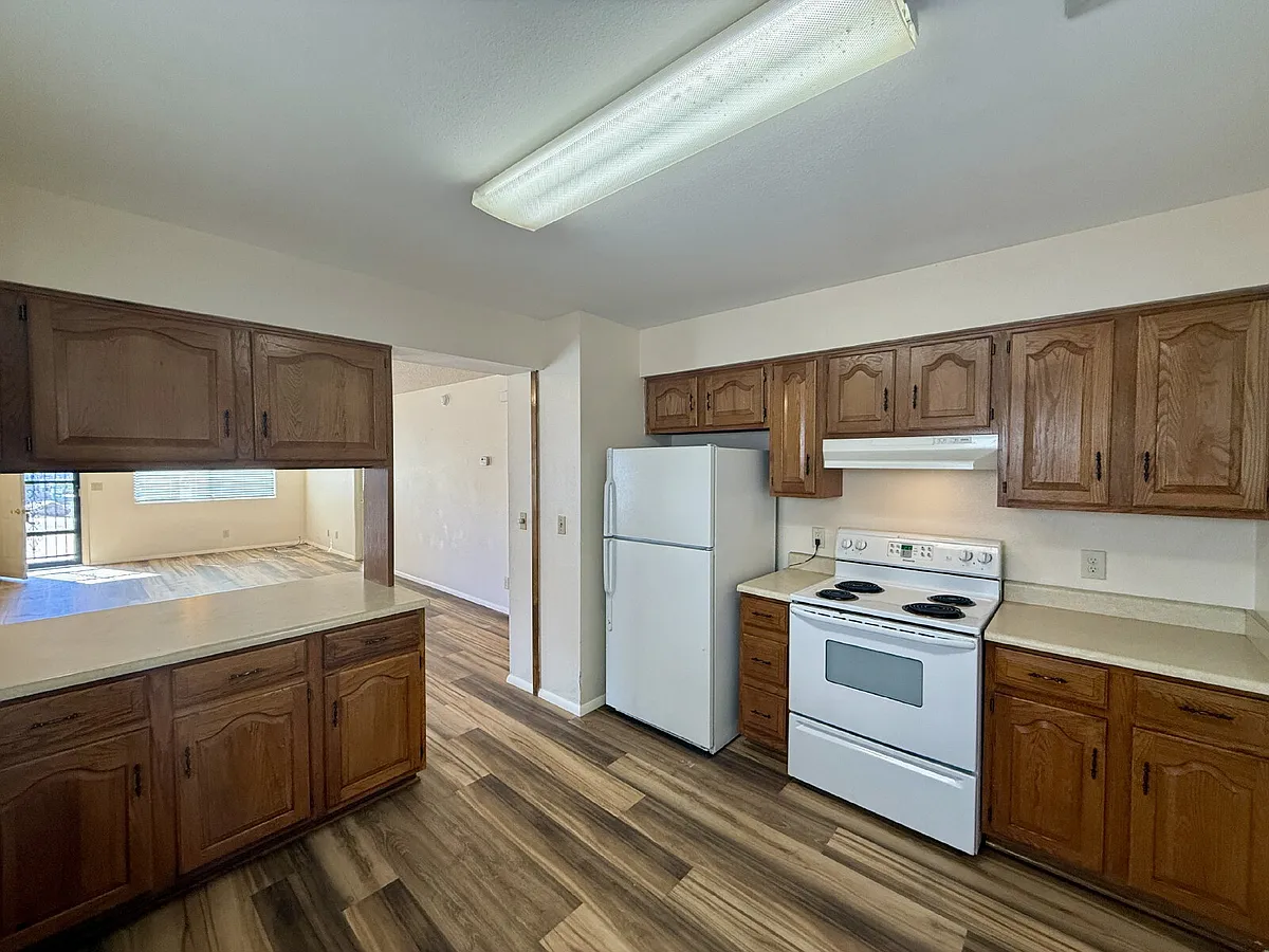 Building Photo - 350 Rim Rock Cir