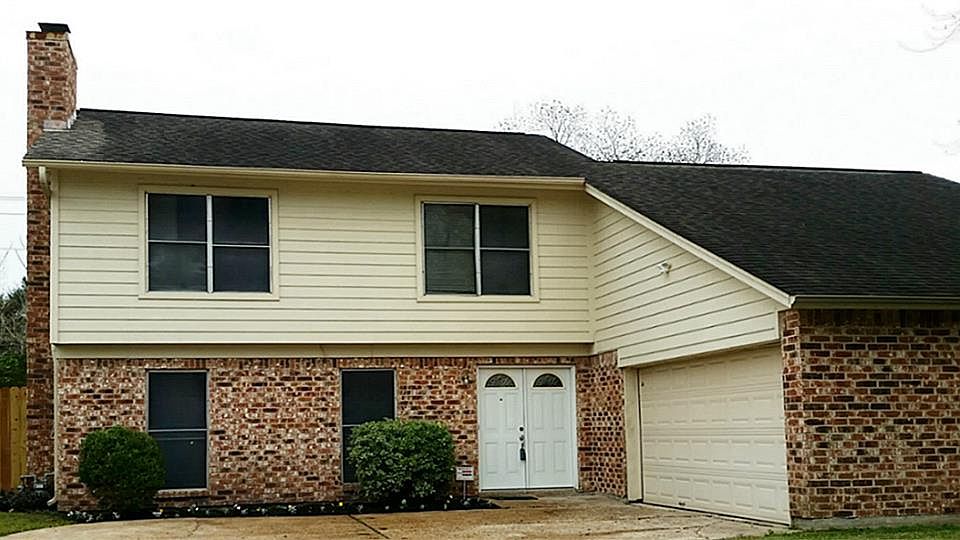 1st image of 531 E Castle Harbour Dr