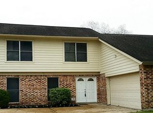 531 E Castle Harbour Dr, Friendswood, TX 77546