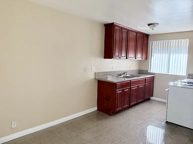 4830 Canoga St #H — Photo 5