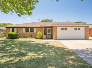 103 Carson Ave, Dumas, TX 79029