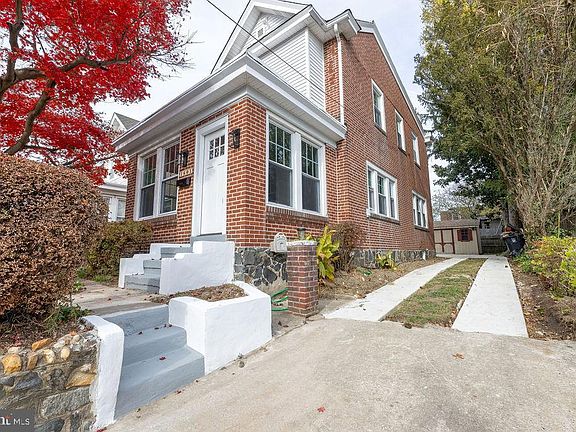 3rd image of 1601 Sycamore St