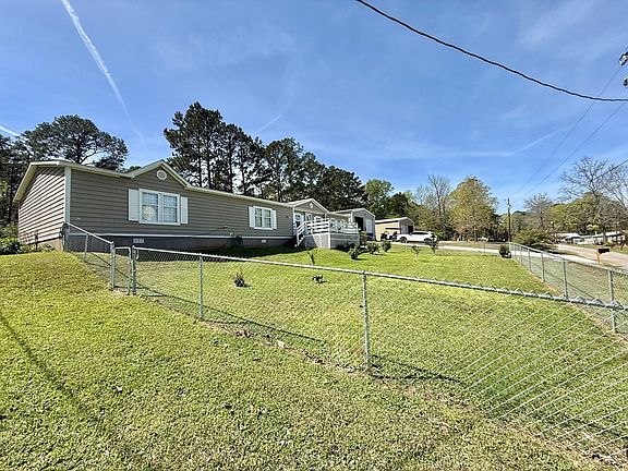 3rd image of 271 Stonewall Dr