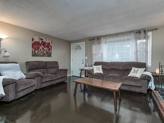 2nd image of 93 Rosewood Ave