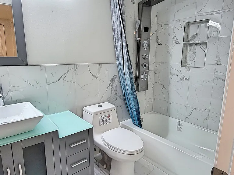 911 Washington Ave #118 — Photo 10