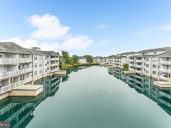 4th image of 1707 Waters Edge Dr #7