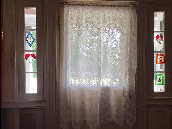 5th image of 1921 McIntyre Rd