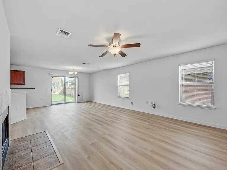 9012 Edmundsbury Dr — Photo 9