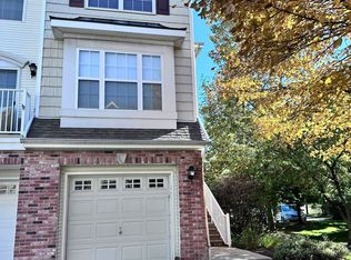 2 Elco Ct, Bayonne, NJ 07002